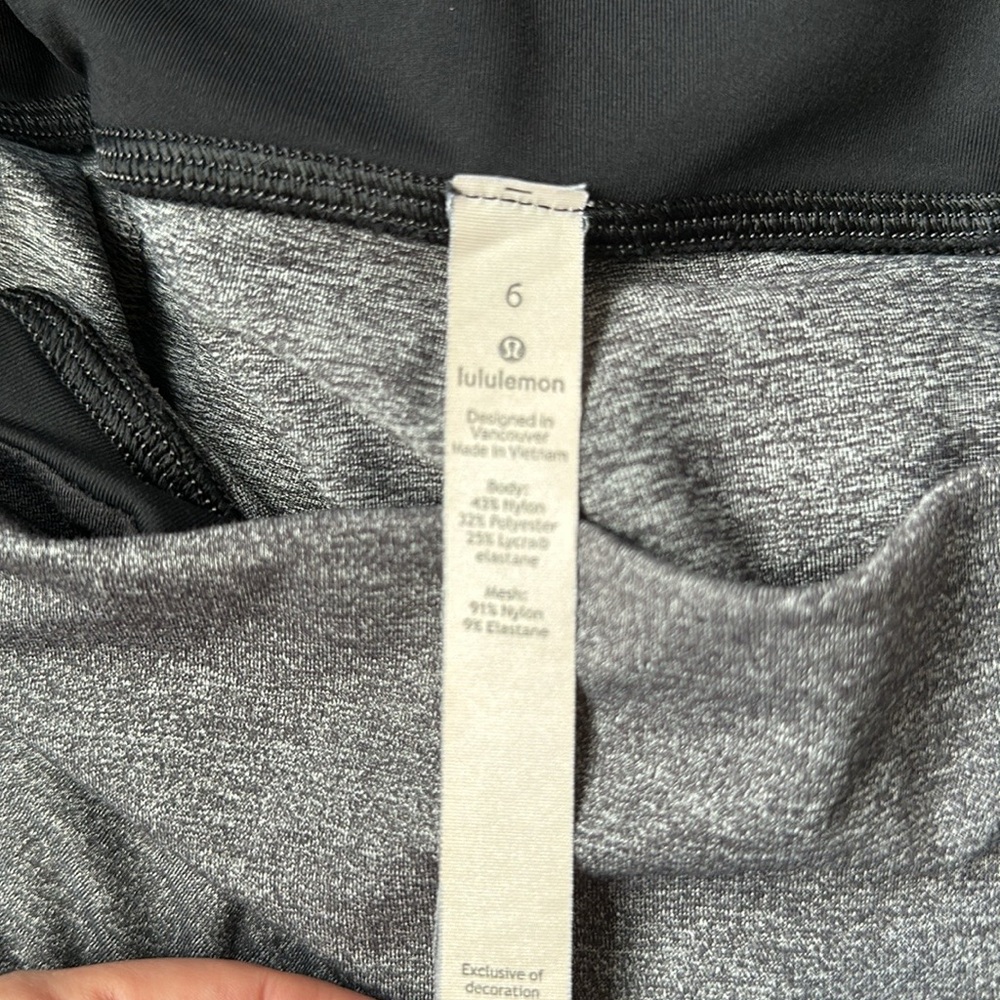 Lululemon leggings women size 6 - Picture 7 of 7